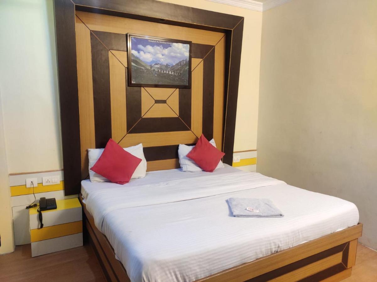 Hotel Amandeep Dharamshala Exterior photo
