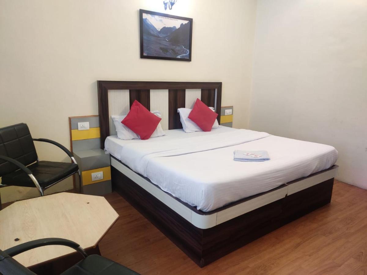 Hotel Amandeep Dharamshala Exterior photo