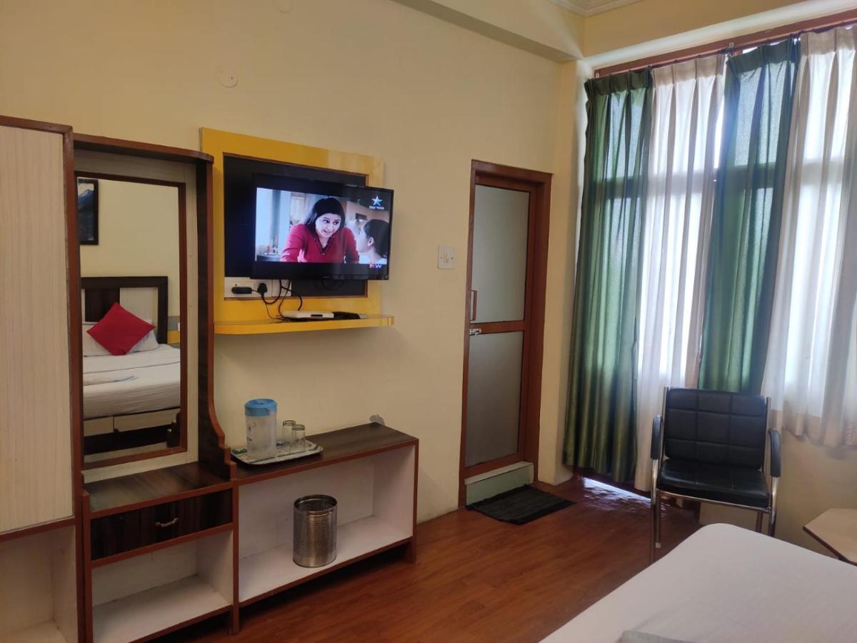 Hotel Amandeep Dharamshala Exterior photo