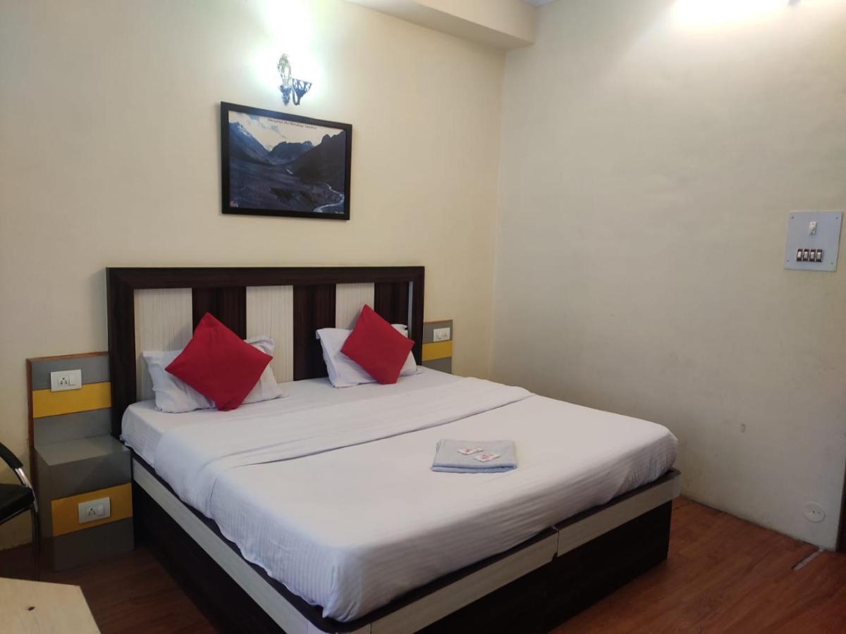 Hotel Amandeep Dharamshala Exterior photo