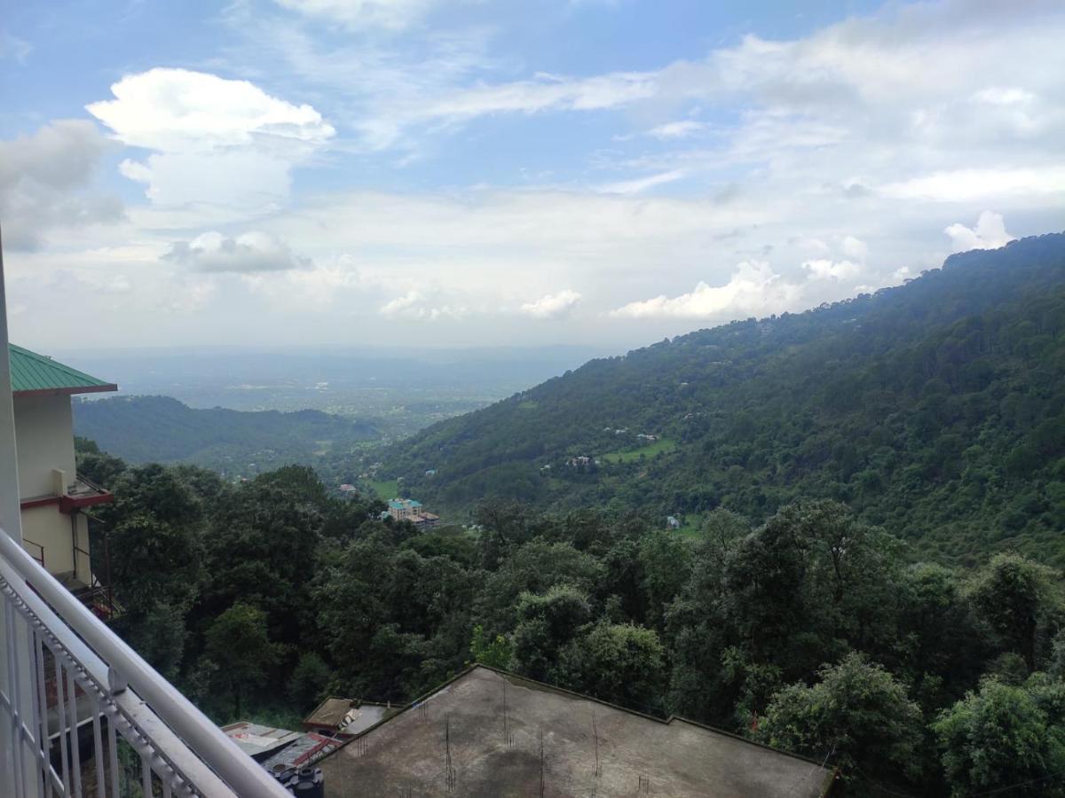 Hotel Amandeep Dharamshala Exterior photo