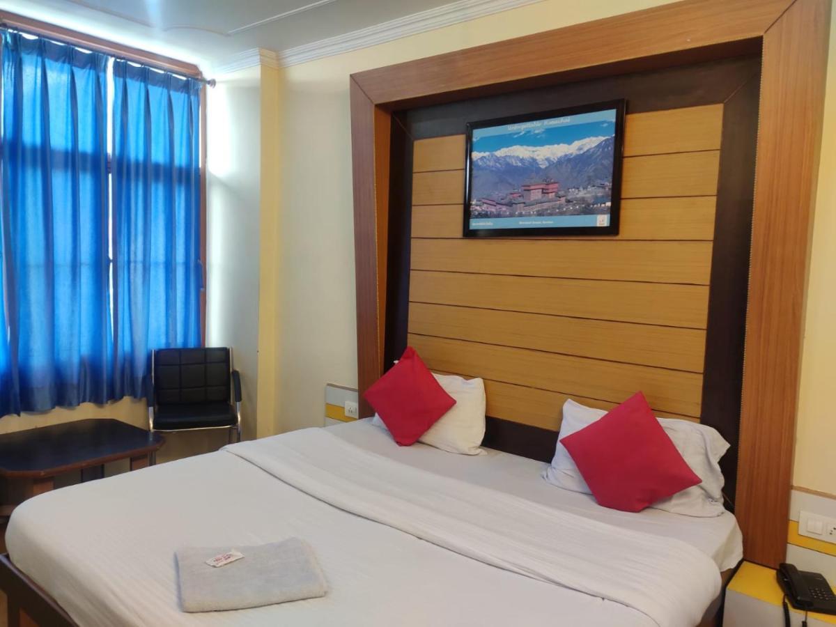 Hotel Amandeep Dharamshala Exterior photo
