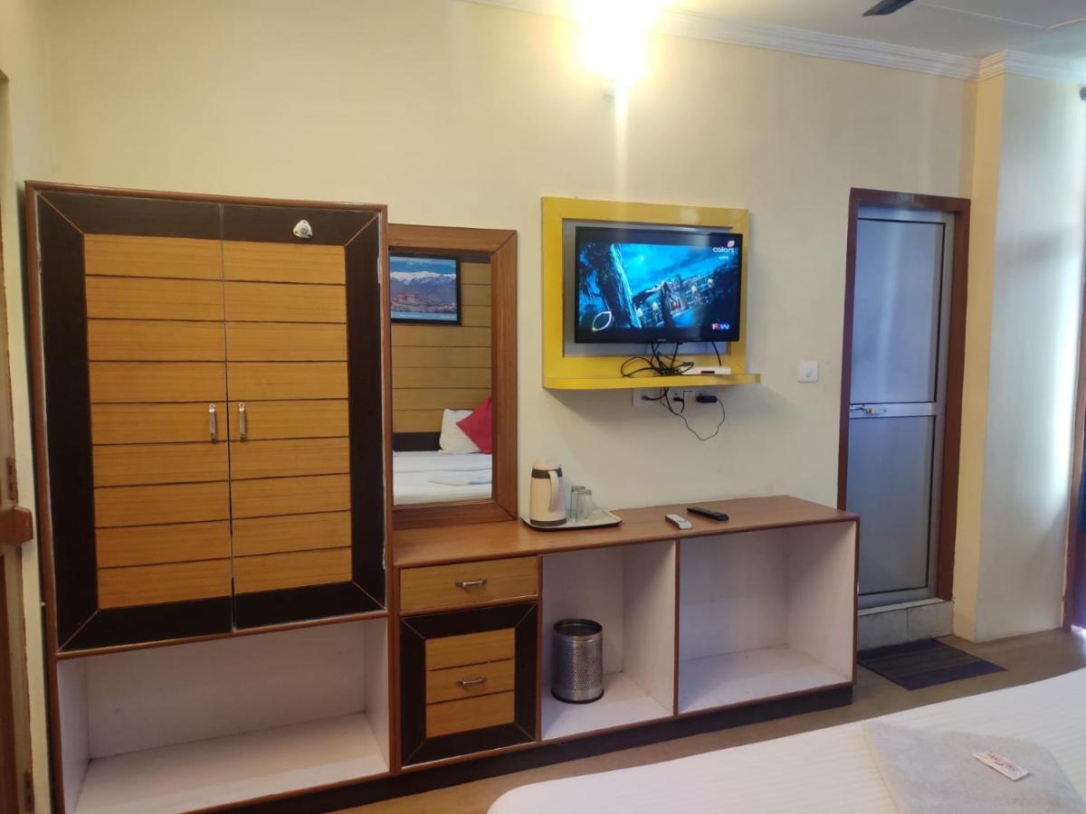 Hotel Amandeep Dharamshala Exterior photo