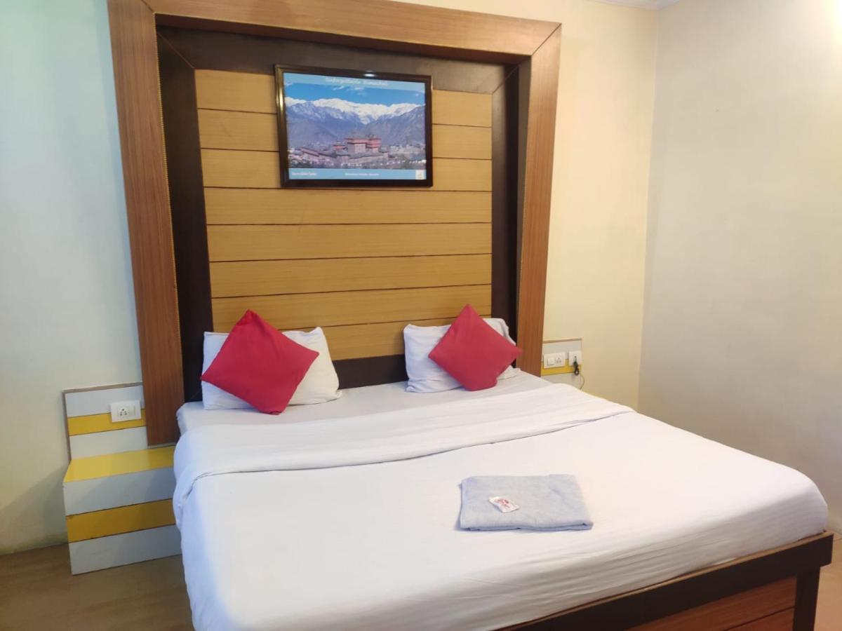 Hotel Amandeep Dharamshala Exterior photo